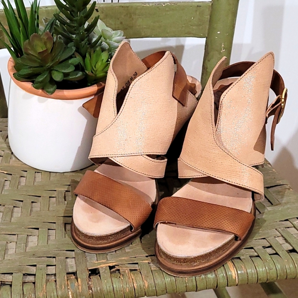 Anthropologie Coque Terra Women's Sanne Leather Cream & Honey Heels Size 8.5